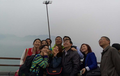 工会组织员工开展三峡快乐之旅